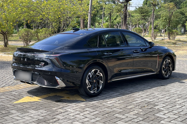 红旗H6 2023款 2.0T 致逸版车身外观6005