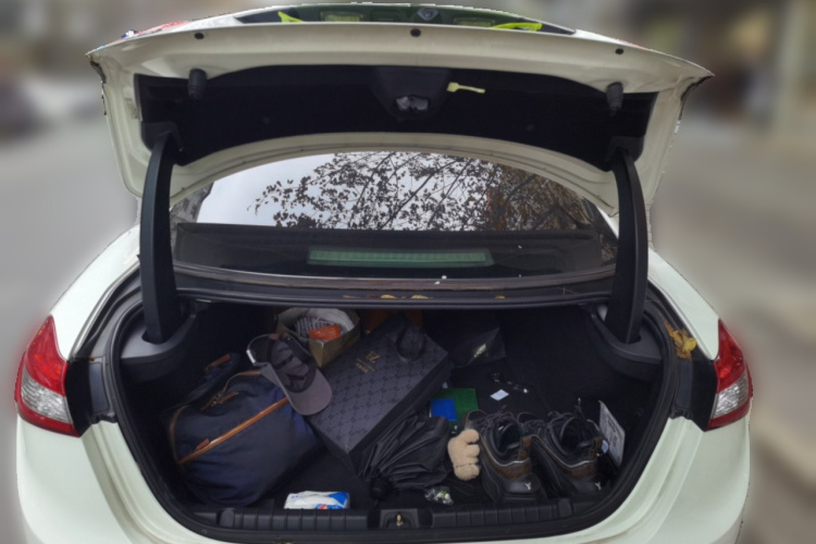 玛莎拉蒂 Ghibli 2014款 3.0T 标准版中控内饰23