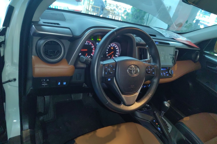 丰田 RAV4荣放 2016款 2.5L 自动四驱精英版中控内饰7002