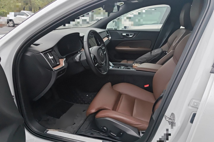 沃尔沃S60 2025款 B4 智远豪华版中控内饰20