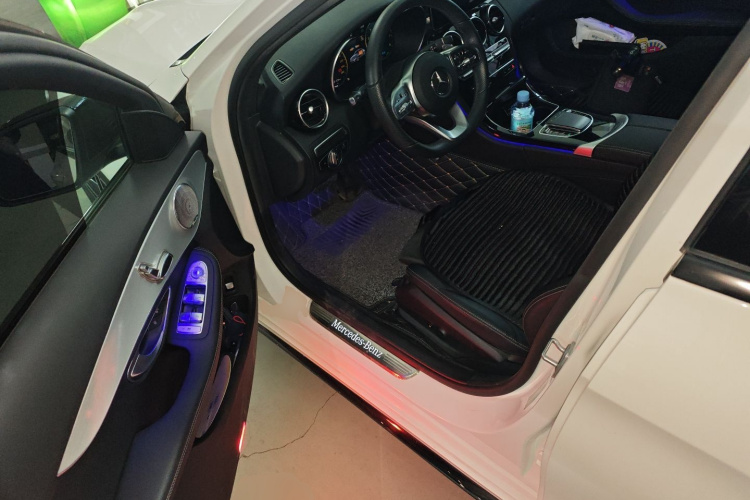 奔驰C级 2021款 C 260 星耀臻藏版中控内饰20