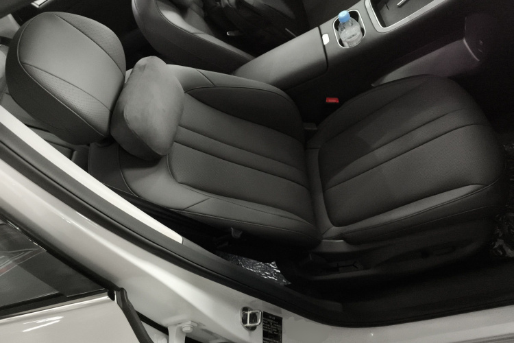 鸿蒙智行 尚界H5 2025款 增程 Max局部细节41