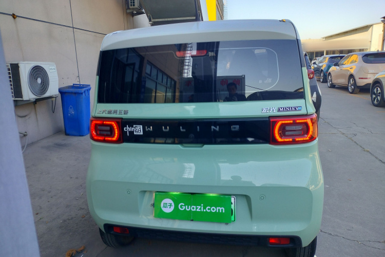 五菱汽车 宏光MINIEV 2021款 马卡龙时尚款 磷酸铁锂车身外观6