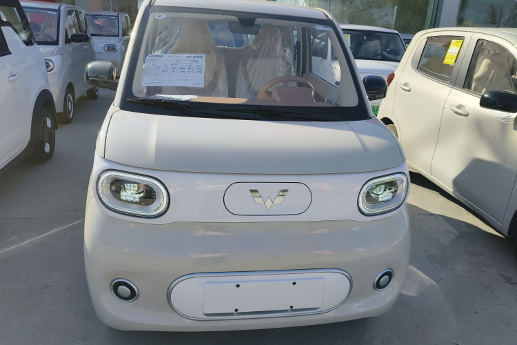 五菱汽车 宏光MINIEV 2024款 第三代 215km 青春版车身外观2