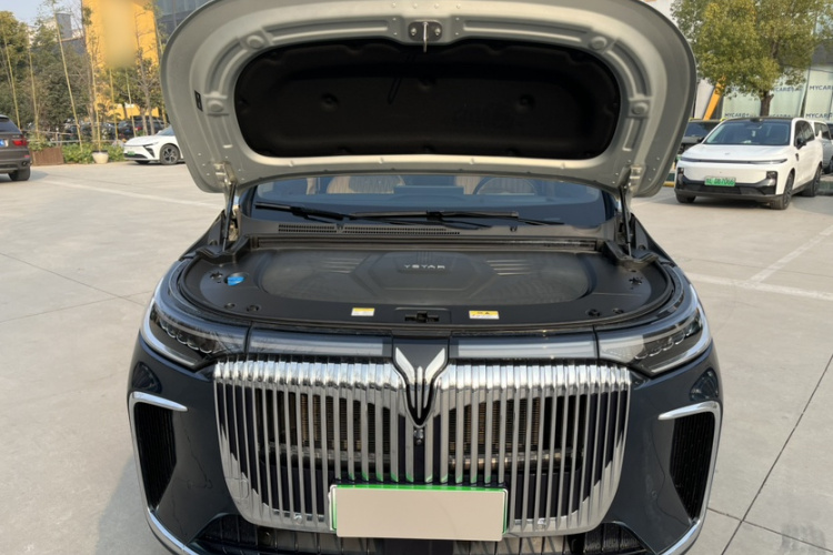 岚图汽车 岚图梦想家 2025款 PHEV 四驱旗舰乾崑版车身外观6008