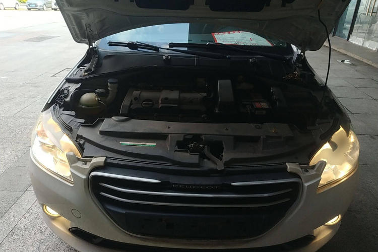 标致301 2016款 1.6L 手动舒适版局部细节24