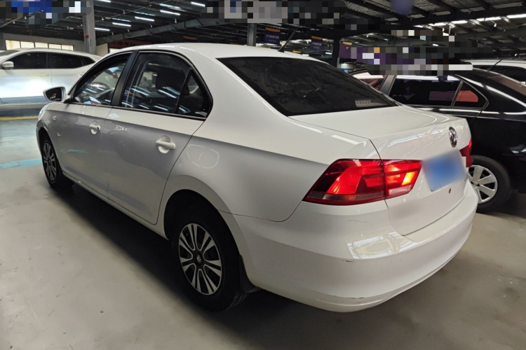 大众 桑塔纳 2015款 1.6L 手动风尚版车身外观6003