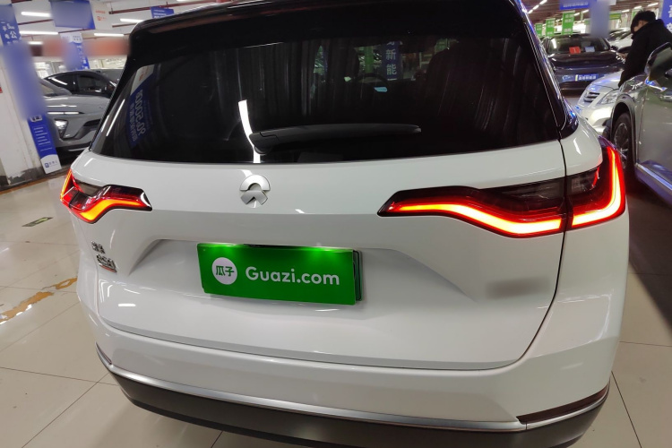 蔚来ES8 2020款 580KM 六座版车身外观6