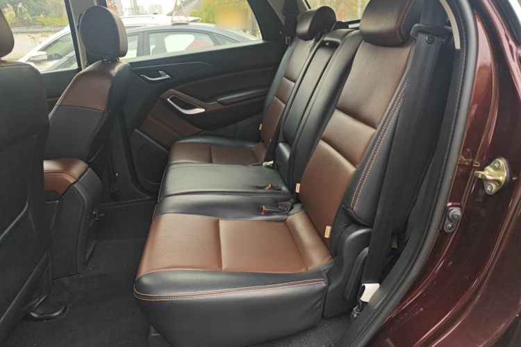 江铃 驭胜S350 2016款 2.0T 自动两驱汽油超豪华版5座中控内饰21