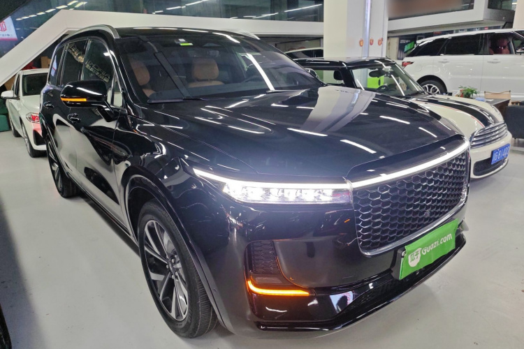 理想汽车 理想ONE 2021款 增程6座版车身外观3