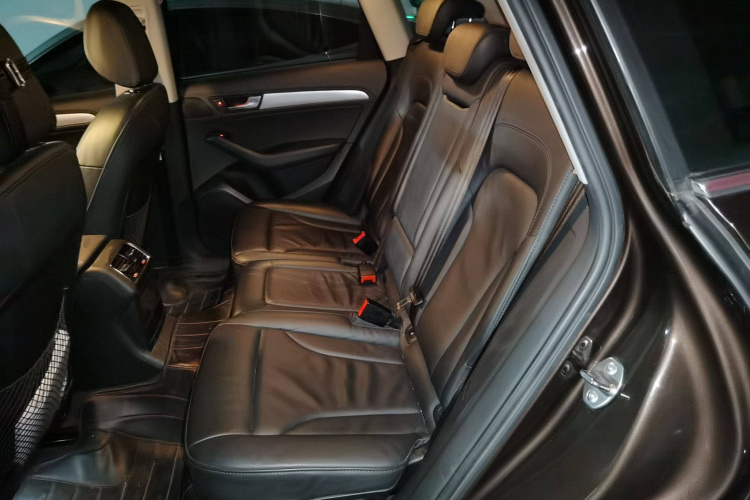 奥迪Q5 2013款 40 TFSI 技术型中控内饰7004