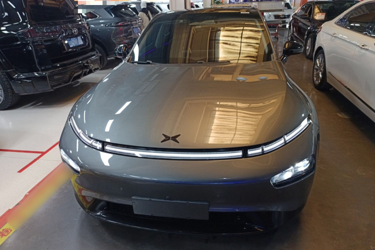 小鹏P7 2020款 562E性能版车身外观2