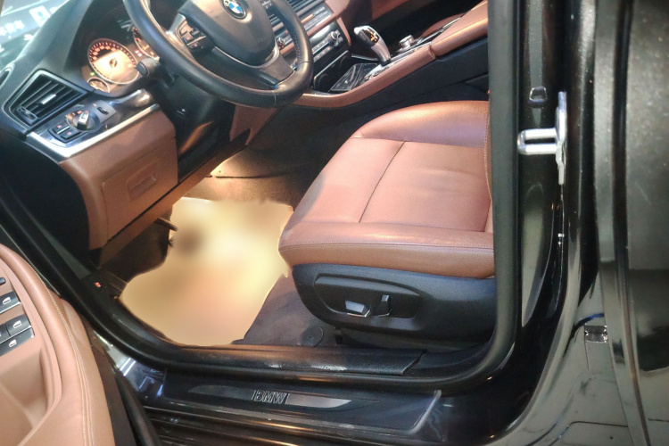 宝马5系 2017款 520Li 典雅型局部细节19
