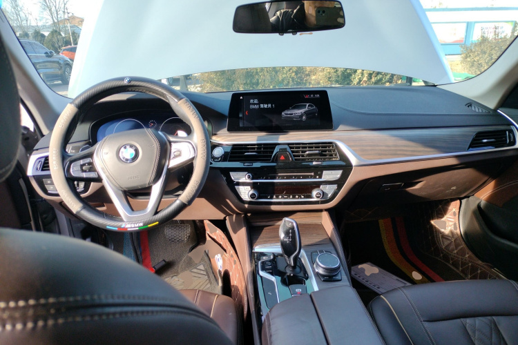 宝马5系 2019款 530Li 领先型 豪华套装中控内饰12