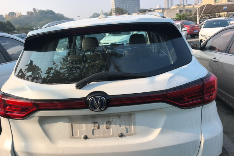 长安CS75 2018款 280T 手动精智型 国V车身外观6