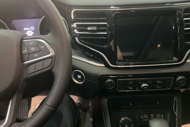 Jeep 大指挥官 2018款 2.0T 四驱悦享版 国VI局部细节16