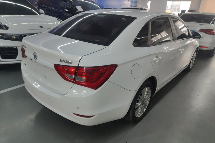 别克 英朗 2015款 15N 自动豪华型车身外观7