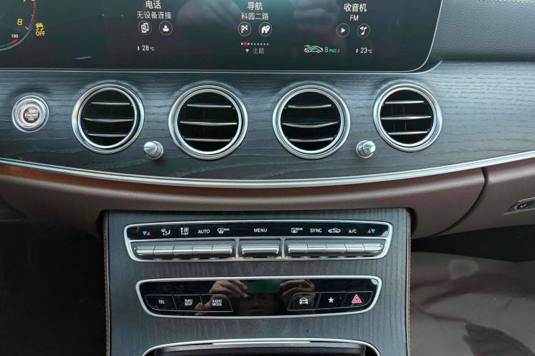 奔驰E级 2022款 改款三 E 300 L 运动豪华型局部细节16