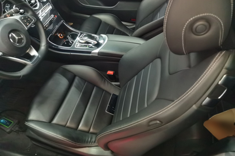 奔驰C级(进口) 2018款 C 200 轿跑车中控内饰19