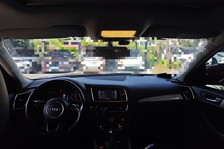 奥迪Q5 2015款 40 TFSI 进取型中控内饰7002