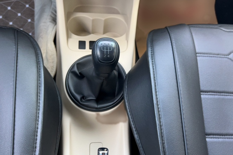 斯柯达 晶锐 2014款 1.4L 手动晶致版局部细节18