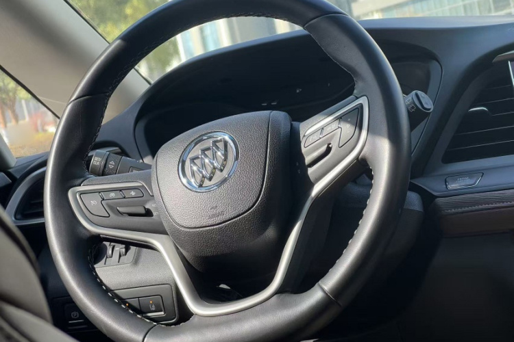 别克GL6 2018款 18T 6座尊贵型中控内饰7004