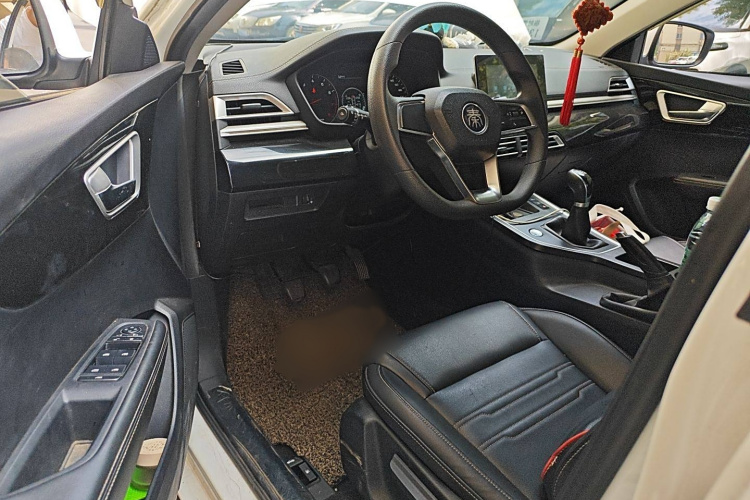 比亚迪 秦 2019款 1.5L 手动豪华型中控内饰7003