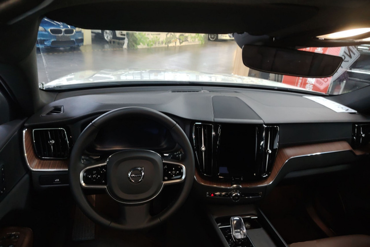 沃尔沃XC60 2025款 B5 四驱智远豪华版中控内饰12