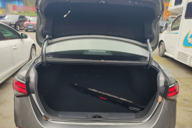 日产 轩逸 2020款 1.6L XL CVT悦享版机舱底盘23