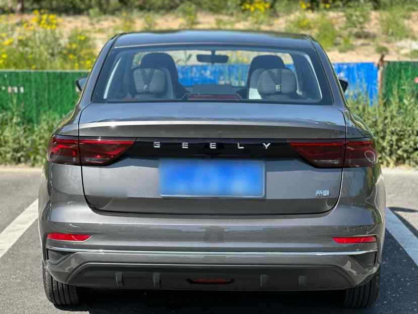 吉利汽车 帝豪 2025款 第4代 1.5L 手动星耀版(5)