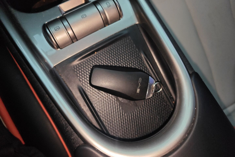 比亚迪 海豚 2021款 405km 时尚版中控内饰7001