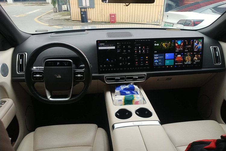 理想汽车 理想L9 2022款 Max中控内饰12