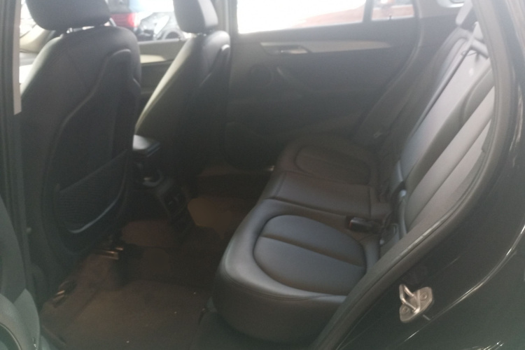 宝马X1 2016款 sDrive18Li 尊享型中控内饰21