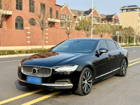 沃尔沃S90 2024款 B5 智远豪华版