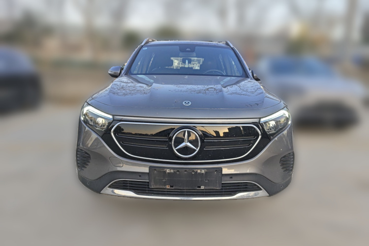 奔驰EQB 2022款 EQB 260车身外观2