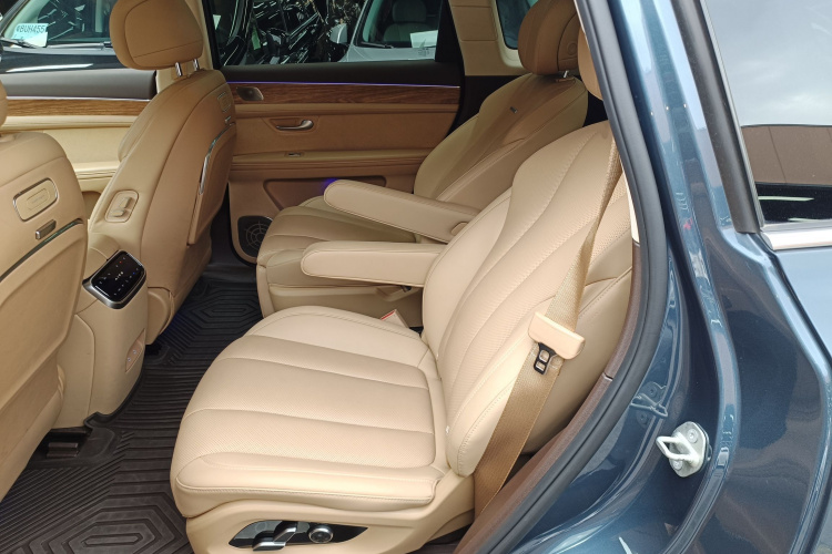 鸿蒙智行 问界M7 2024款 1.5T 智驾四驱Ultra版 6座中控内饰7004