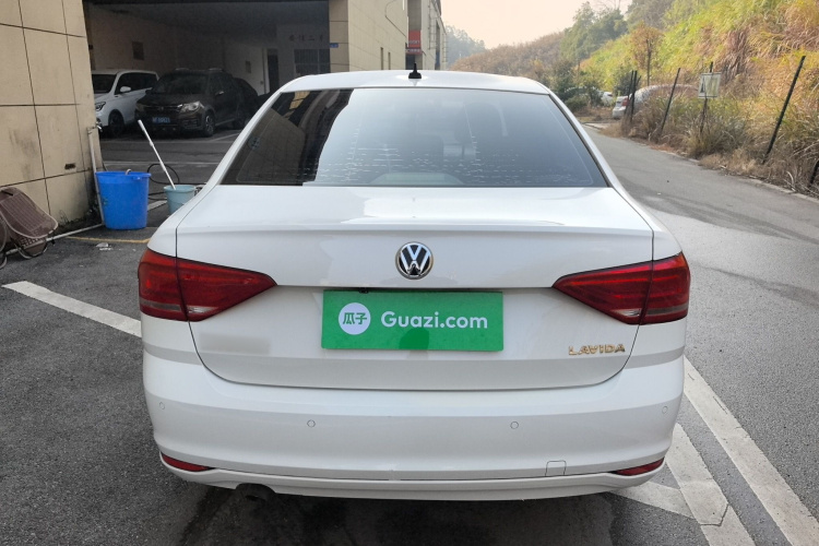 大众 朗逸 2017款 1.6L 自动风尚版车身外观6