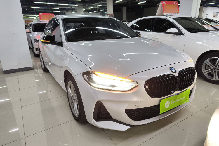 宝马1系 2021款 120i M运动曜夜版车身外观3