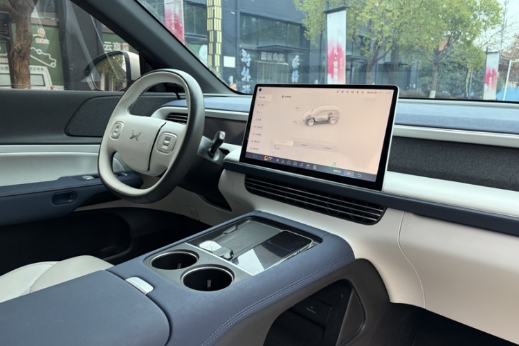 小鹏G6 2023款 755 超长续航 Pro中控内饰7001