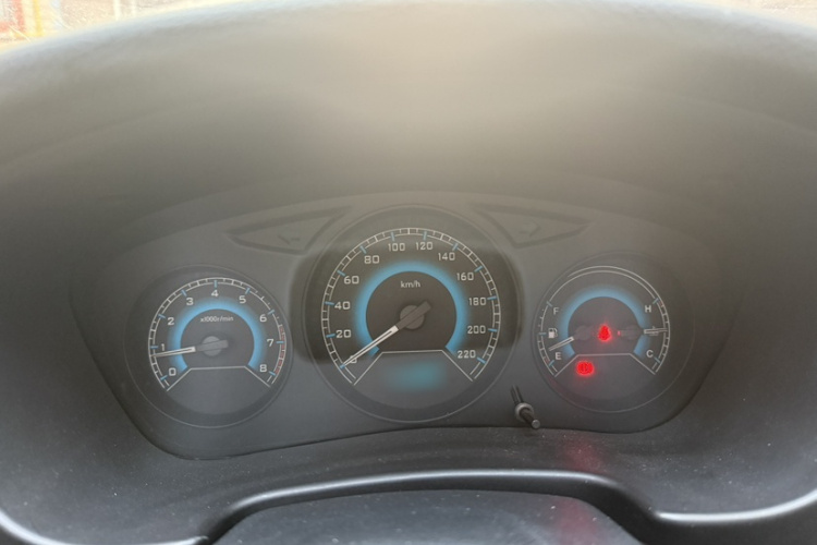 东南 V3菱悦 2015款 1.5L 手动风采版局部细节9001