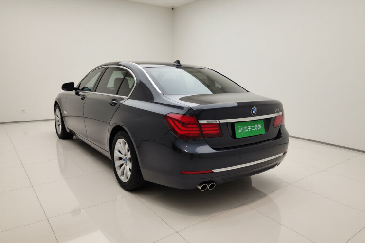 宝马7系 2013款 730Li 领先型车身外观5