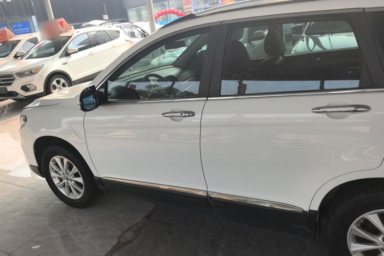 哈弗H6 2018款 蓝标 运动版 1.5T 自动两驱精英型车身外观4