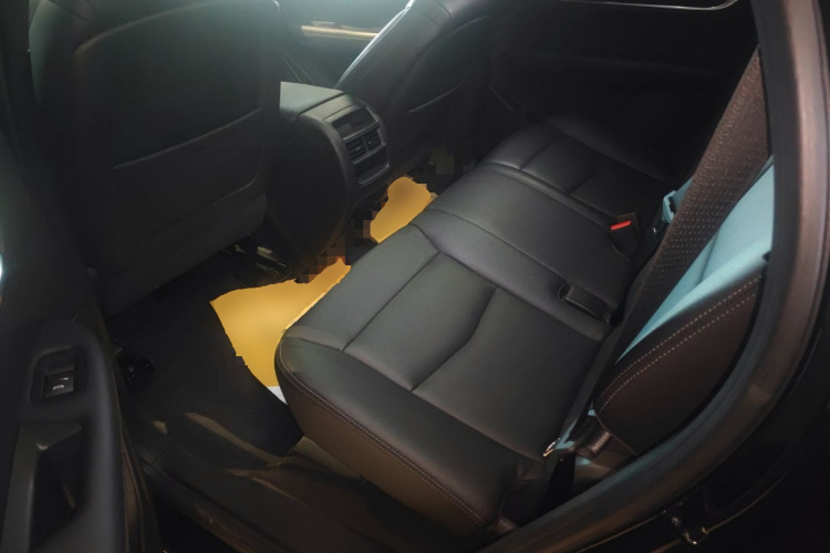 凯迪拉克XT5 2022款 2.0T 四驱豪华型中控内饰21