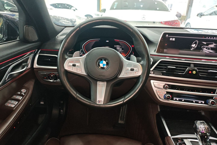 宝马7系 2019款 改款 740Li 领先型 M运动套装中控内饰13