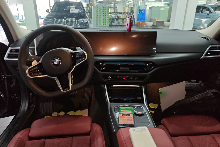 宝马3系 2025款 325Li M运动套装中控内饰7002