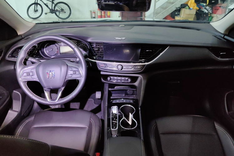 别克 君威 2024款 25T 超享版中控内饰12