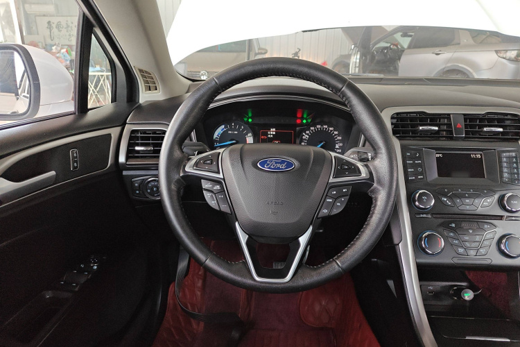 福特 蒙迪欧 2018款 EcoBoost 180 时尚型局部细节13