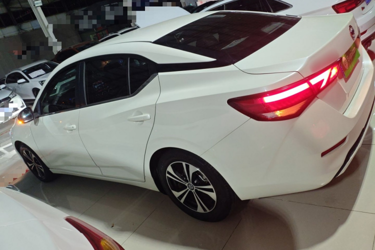 日产 轩逸 2021款 1.6L XL CVT悦享版车身外观4