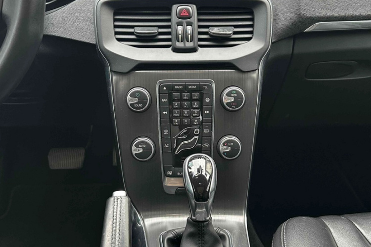 沃尔沃V40 2016款 T4 智雅版中控内饰7004