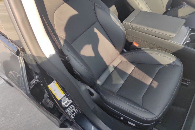 特斯拉 Model 3 2023款 长续航全轮驱动版局部细节41
